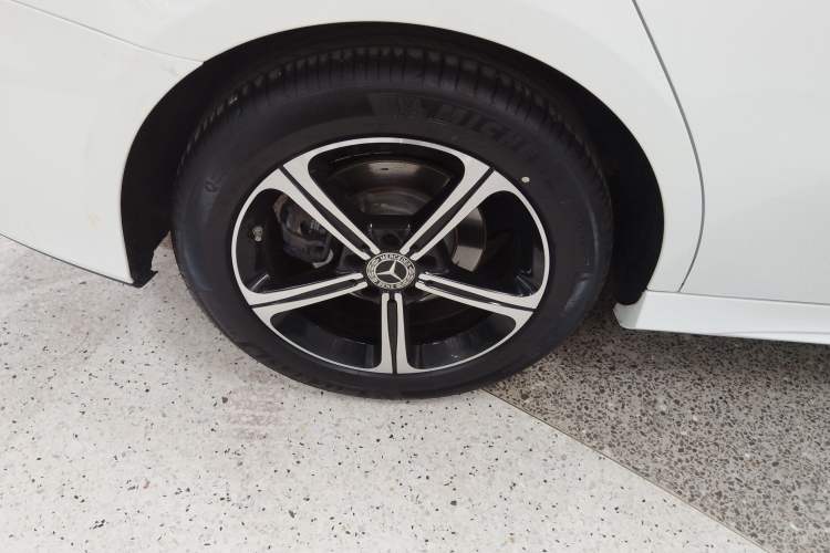 Used Mercedes-Benz A-Class 2022 Revised Version A 200 L Sport Sedan Fashionable Style
