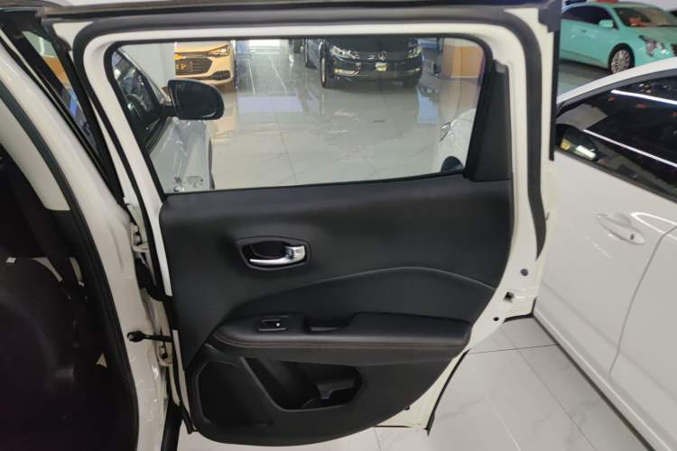 Used  Compass 2019 220T Automatic Family Edition
