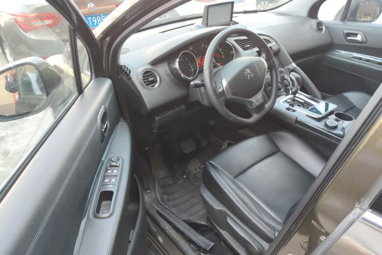 Used Peugeot 3008 2015 1.6THP Automatic Classic Edition
