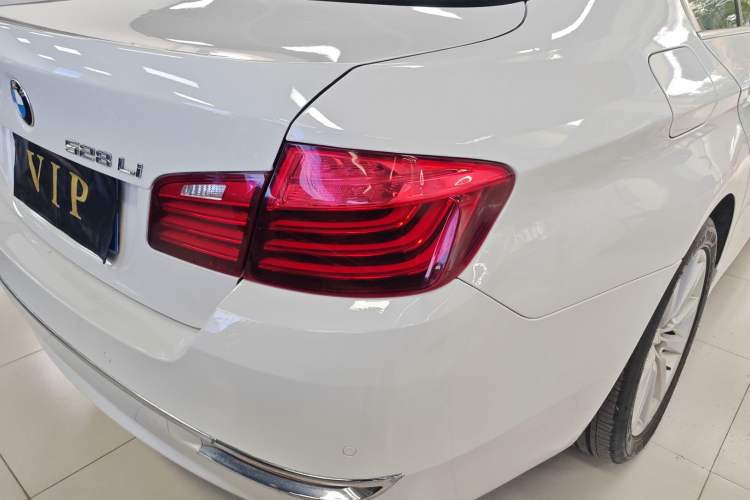 Used BMW 5 Series 2014 528Li Leading Model
