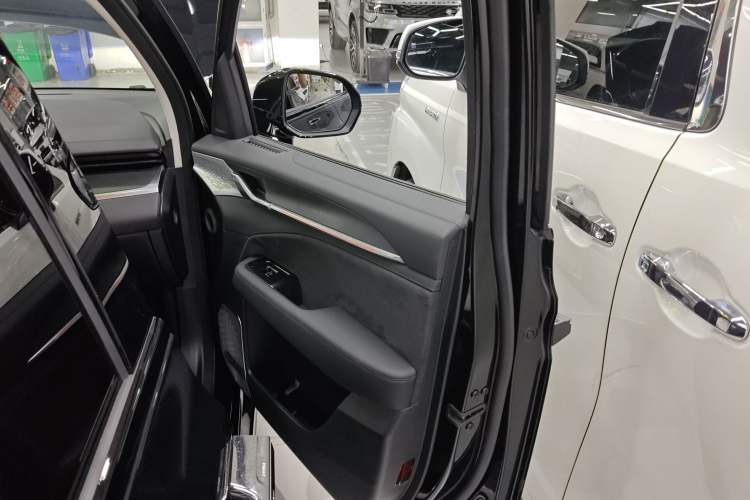 Used Zeekr 009 2024 GAC Trumpchi
