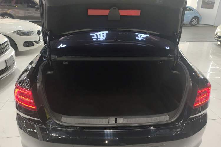 Used Volkswagen Magotan 2018 330TSI DSG Luxury Model
