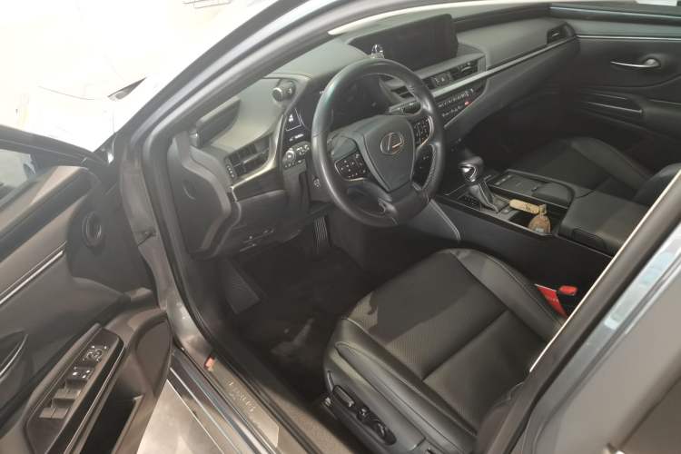 Used Lexus ES 2020 200 Excellence Edition