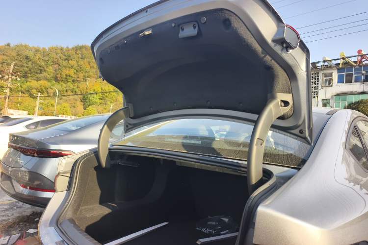 Used BYD Qin PLUS 2025 DM-i Smart Drive 55KM Leading Model
