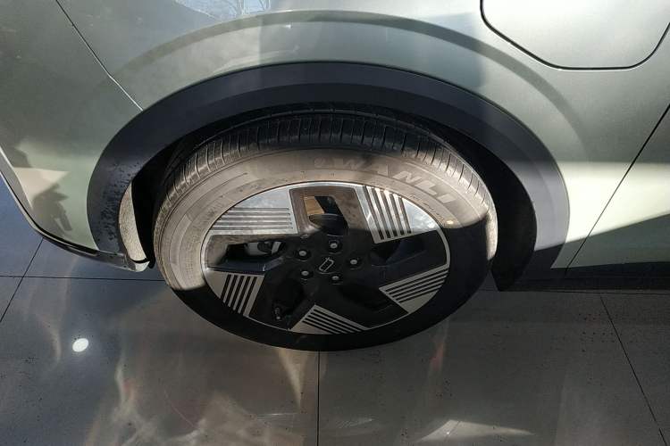 Used Bestune Yueyi 03 2025 565km Premium Edition