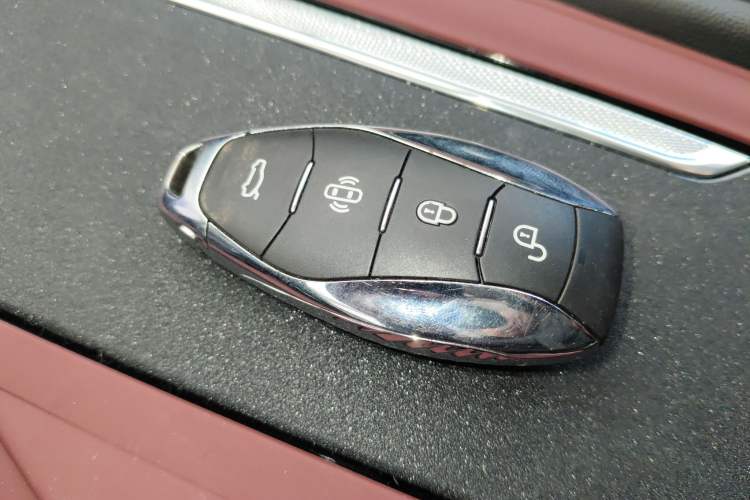 Used Hongqi H5 2024 1.5T DCT Smart Connect Flagship Edition
