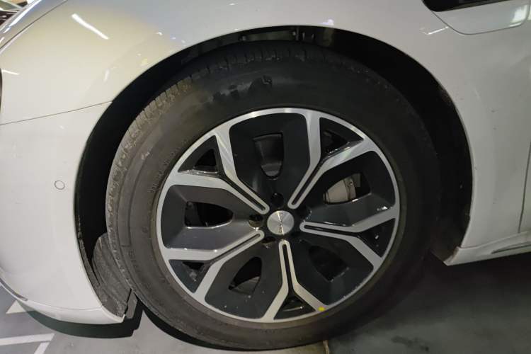 Used Hima Luxeed S7 2025 855 km Max
