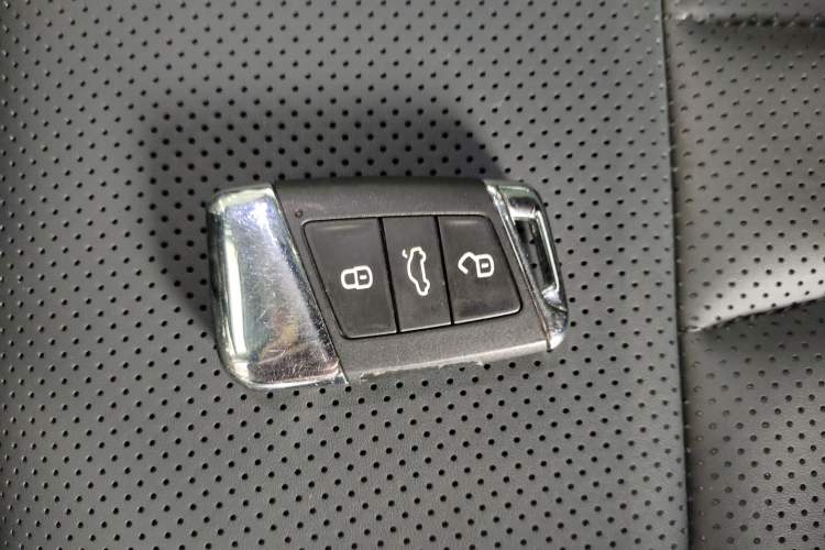 Used Volkswagen Passat 2025 Outstanding Model 380TSI Dragon Glory Edition
