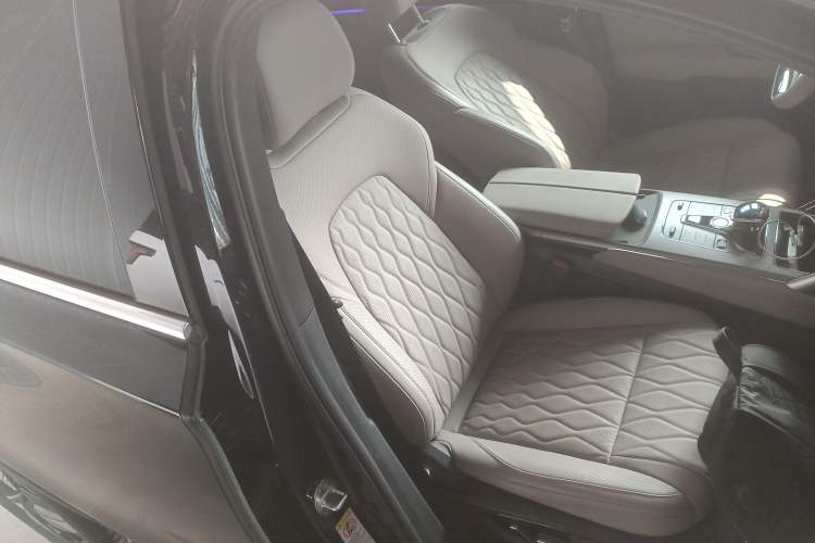 Used BYD Tang New Energy 2024 DM-i Glory Edition 112KM Prestige Model