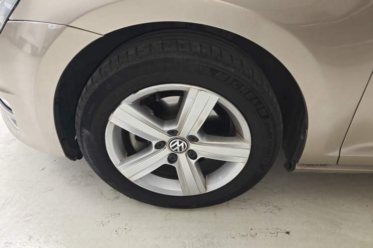 Used Volkswagen Golf 2017 1.6L Automatic Comfort Million-Vehicle Anniversary Edition
