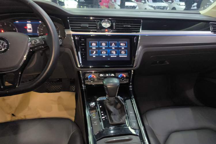 Used Volkswagen Phideon 2018 Revised Version 380TSI Two-Wheel Drive Business Edition