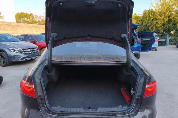 Used Jaguar XFL 2017 XFL 2.0T 240PS Luxury Edition
