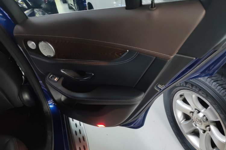 Used Mercedes-Benz GLC 2016 GLC 300 4MATIC Dynamic Model
