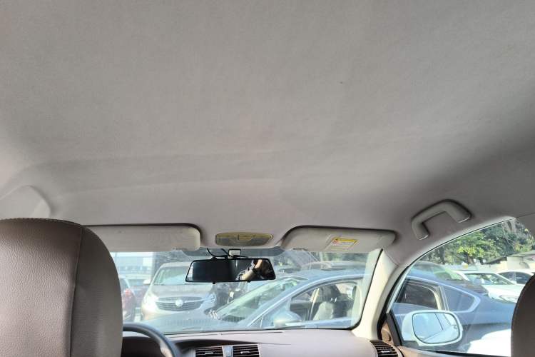 Used Zotye Z300 2014 1.6L Urban Edition Automatic Luxury Model
