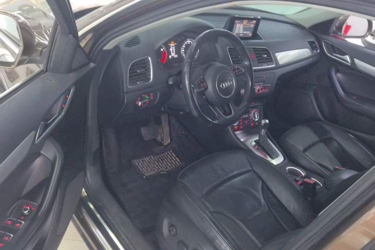 Used Audi Q3 2015 35 TFSI Comfort Model
