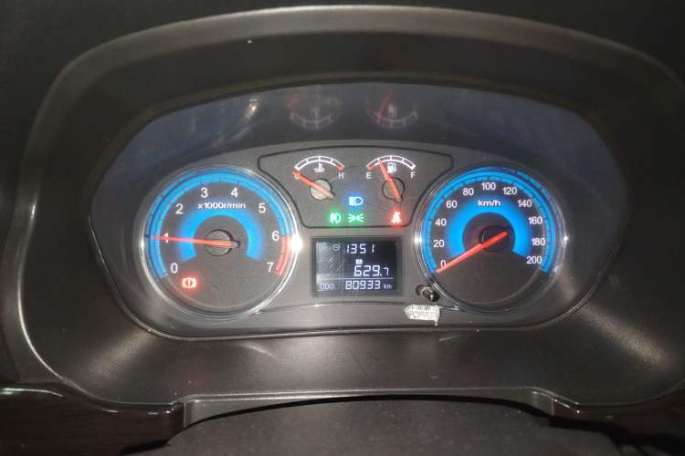 Used Dongfeng Fengon 370 2016 1.5L Manual Luxury Version SFG15-05 7 Seats
