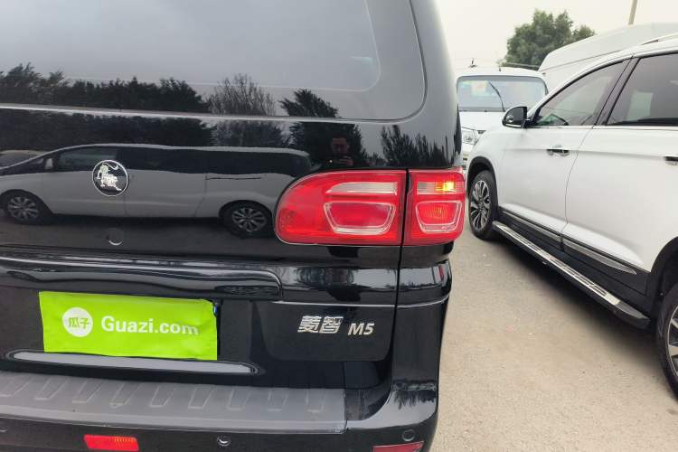 Used FORTHING Lingzhi 2022 M5L 1.6L Utility Model 7 Seats