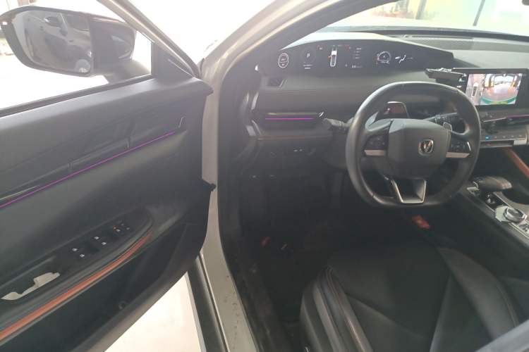 Used Changan UNI-V 2022 1.5T Prestige Version
