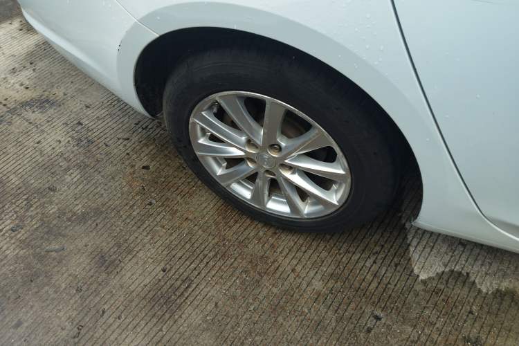 Used Buick Verano 2017 Sedan 20T Dual-Clutch Elite Model
