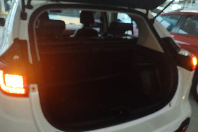 Used Dongfeng Aeolus AX4 2017 1.6L DCT Trendy Style
