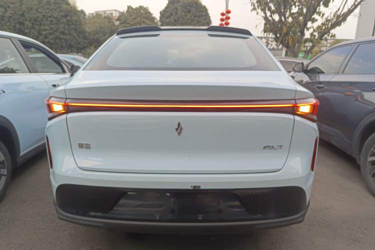 Used Livan Livan 7 2024 605 km Glory Edition
