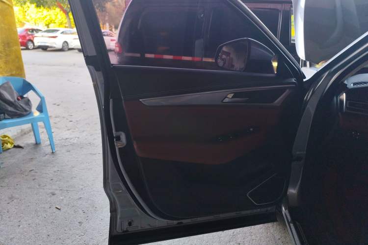 Used Changan CS85 COUPE 2019 1.5T DCT Dynamic Version China VI Standard
