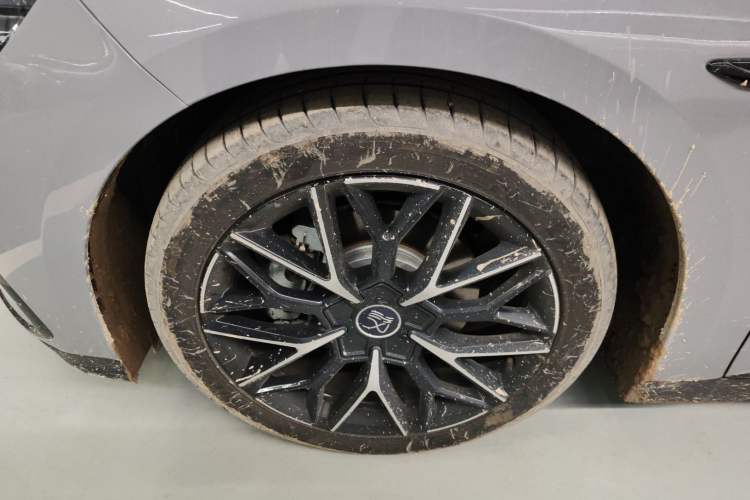 Used BYD Han 2025 DM-i 125KM Prestige Model
