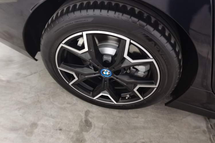 Used BMW i3 2023 eDrive 40 L Midnight Edition