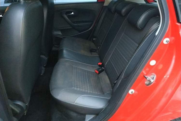 Used Volkswagen Polo 2014 1.6L Automatic Comfort Edition
