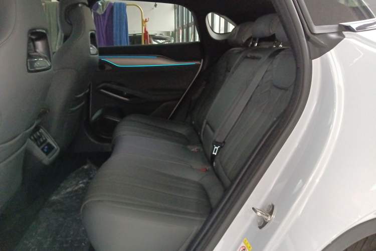 Used BYD Song L EV 2025 Intelligent Driving Version 662 km LiDAR Excellence Edition
