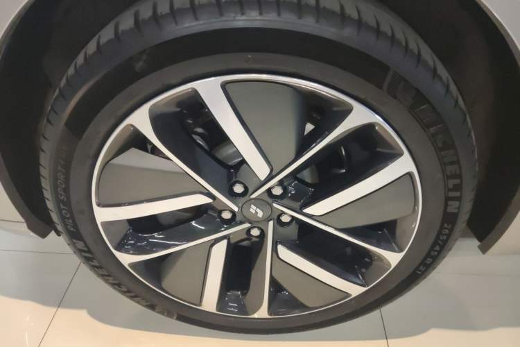 Used Li Auto L9 2022 Max model
