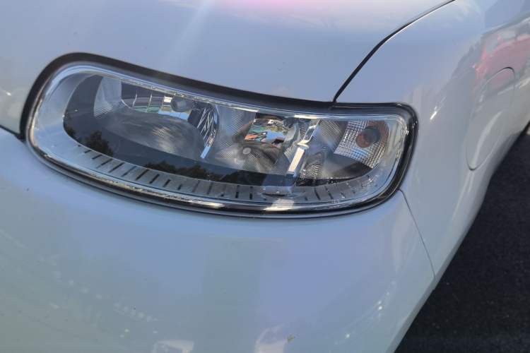 Used ORA White Cat 2022 Upgraded Model 305km Range Luxury Version Lithium-Ion Battery
