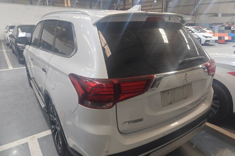 Used Mitsubishi Outlander 2020 2.4L 4x4 Zhi Xiang Edition 5 Seats