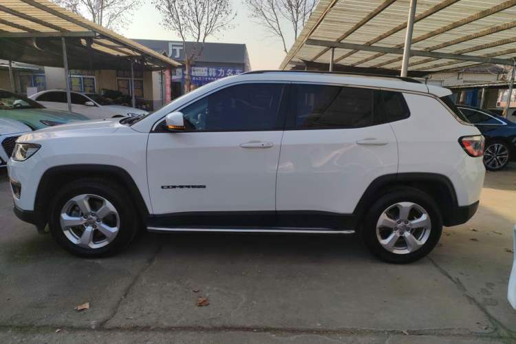 Used  Compass 2019 200T Automatic Family Edition - Connected Large Screen Version