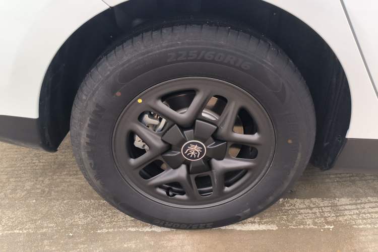 Used BYD Qin PLUS 2025 DM-i Smart Drive 55KM Leading Model
