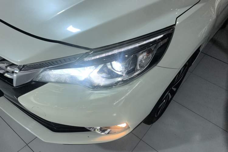 Used Venucia T90 2018 2.0L CVT Smart Connect Luxury Edition China V Standard