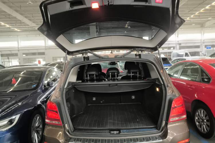 Used Mercedes-Benz GLK-Class 2013 GLK 300 4MATIC Dynamic Sunroof Model
