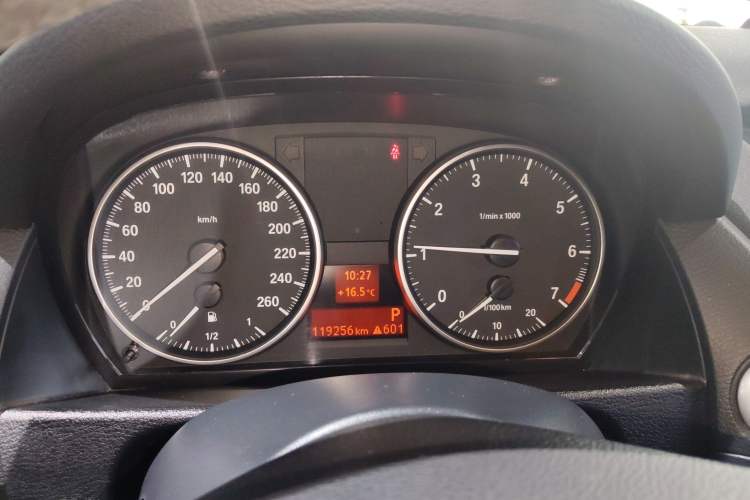 Used BMW X1 2014 sDrive18i Leading Model
