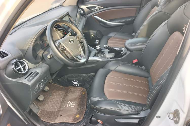 Used BYD Song 2016 GaiShi Edition 1.5TI Manual Elite Model
