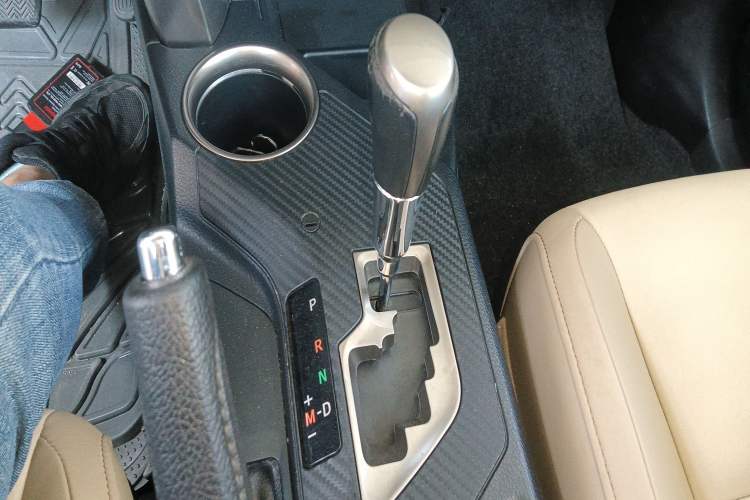 Used Toyota RAV4 2013 2.0L CVT Four-Wheel Drive New Edition