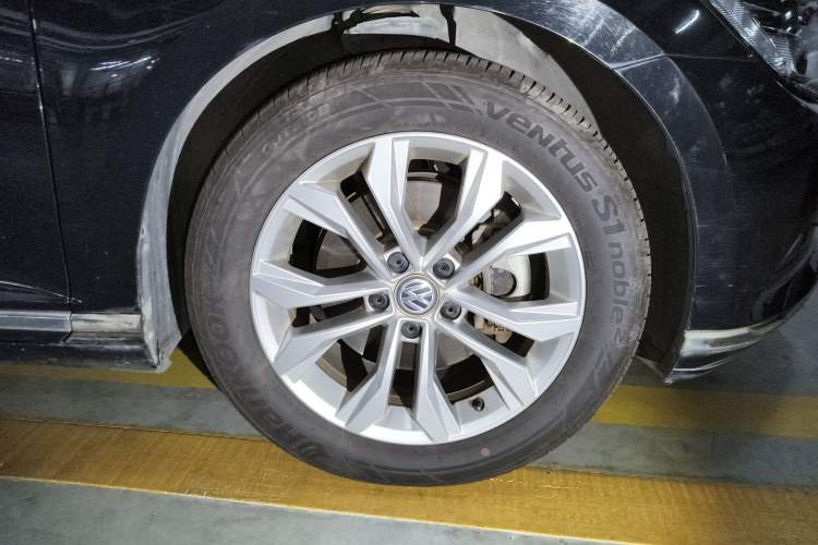 Used Volkswagen Magotan 2018 Facelift 330TSI DSG Luxury Model
