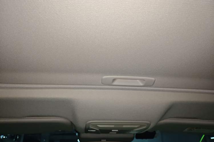 Used Hongqi H5 2022 Classic Model Facelift 1.8T Automatic Smart Connect Flagship Edition
