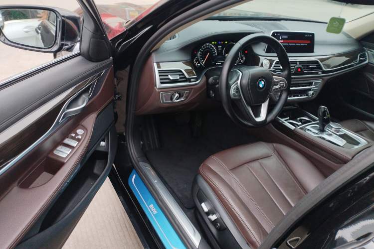 Used BMW 7 Series 2016 730Li Leading Model
