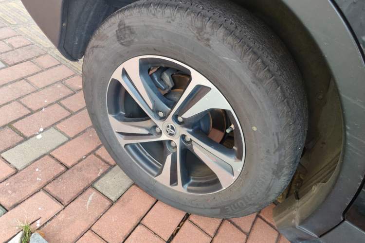 Used Toyota RAV4 2015 2.0L CVT Two-Wheel Drive Fashion Edition
