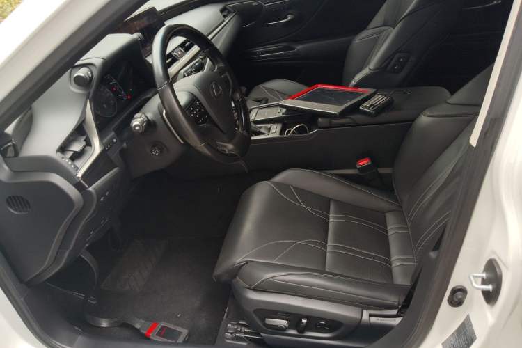 Used Lexus ES 2020 300h Executive Edition