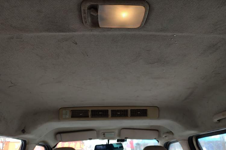 Used Wuling Rongguang 2014 1.5L S Standard Version
