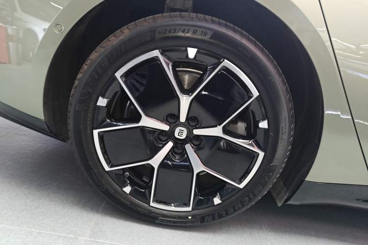 Used  SU7 2024 Rear-Drive Long-Range Intelligent Driving Version