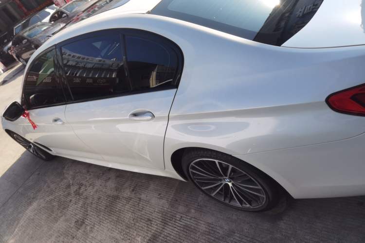 Used BMW 5 Series 2019 Facelifted 530Li Leading Edition M Sport Package
