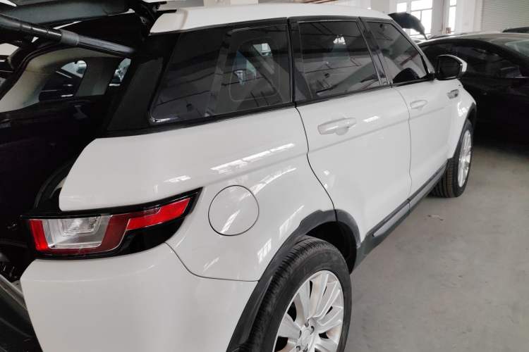 Used Land Rover Range Rover Evoque 2018 240 PS SE Smart Brilliance Edition
