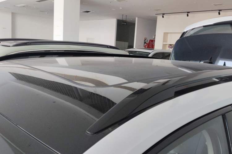 Used Volkswagen Tharu 2023 300TSI Two-Wheel-Drive Moon Luxury Edition
